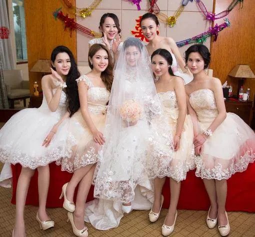 一般参加婚礼穿什么衣服合适 参加婚礼的基本礼仪有哪些