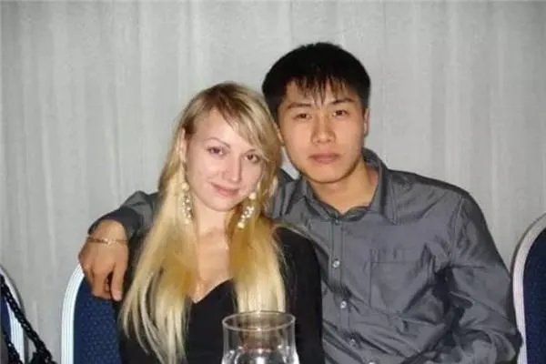 中俄边境城市,总是会有漂亮的俄罗斯美女在晃荡,这其中藏着什么猫腻?