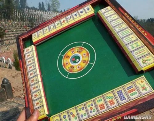 明年请为我烧个女友下去 清明节的奇葩祭品