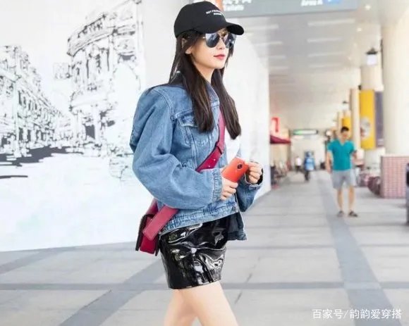 黄晓明的老婆Angelabay穿连衣短裙秀出筷子腿,你爱了吗?