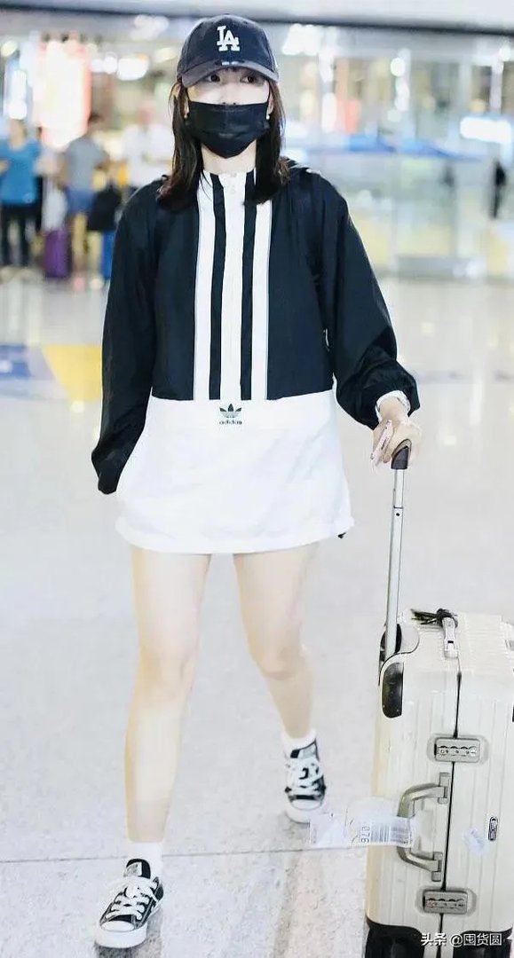 马蓉在机场的私服穿搭好看吗?