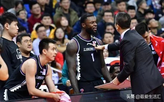 辽宁男篮输给山东男篮,赵继伟被换下直接回更衣室,你怎么看?