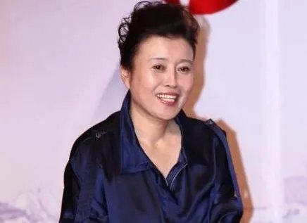 黄志忠与柯蓝恋爱九年之久,柯蓝揭穿黄志忠丑恶嘴脸,为何从不提结婚二字?