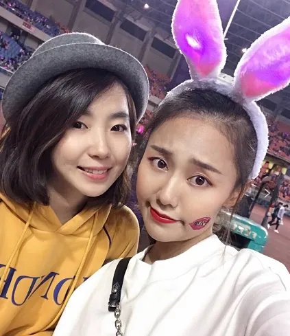 周杰伦演唱会上的小仙女是怎么回事啊?