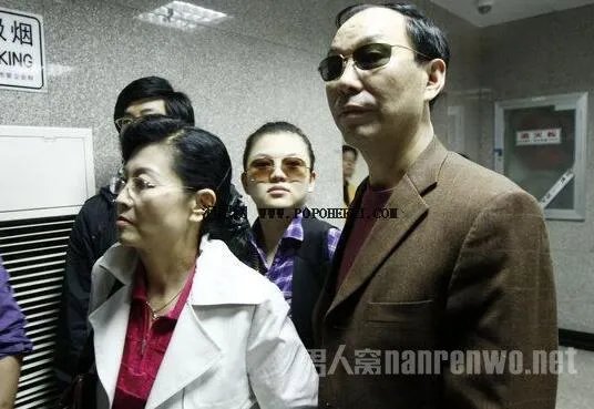 从主持人到总裁,你喜欢李湘这种类型的女生吗?