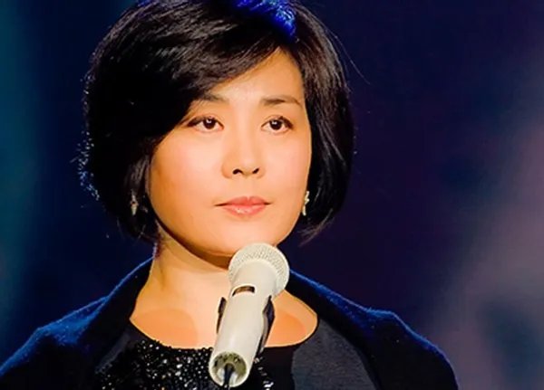 《牧马人》女主角丛珊,走红后遭人妒忌无奈出国,如今咋样了?