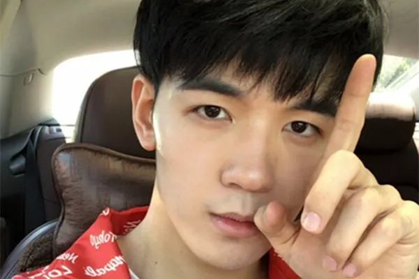 仝卓工作室深夜连发多条微博，如何看待其工作室的行为？