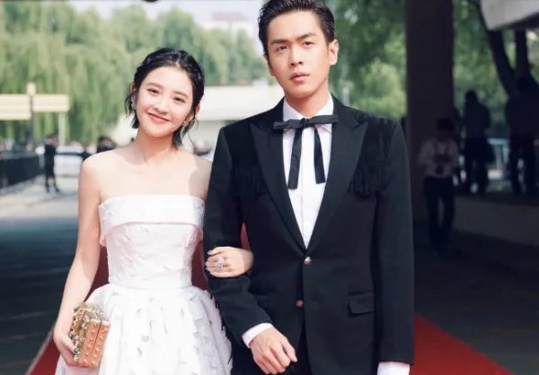 吴秀波和唐艺昕是什么关系？