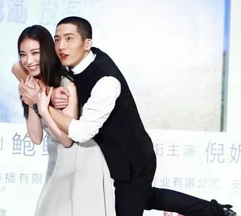 倪妮和周冬雨未P图合影曝光，这两个谋女郎谁赢了？