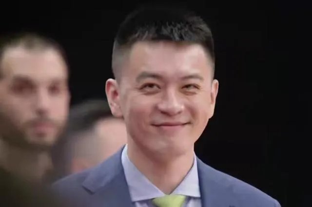辽宁男篮为何不让杨鸣积累经验,反而让吴乃群当全运会主教练呢?