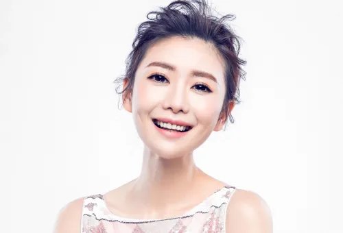 济南台主持人yoyo真名