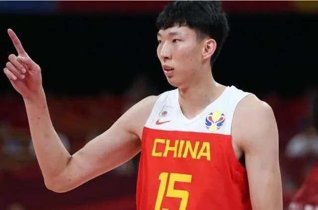 曾被球迷寄予厚望的周琦,在经历世界杯后,还能扛起男篮大旗吗?