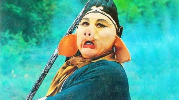 奎木狼下凡,唐僧慌忙跪拜,为何八戒不但不跪,还让唐僧别拜了呢?