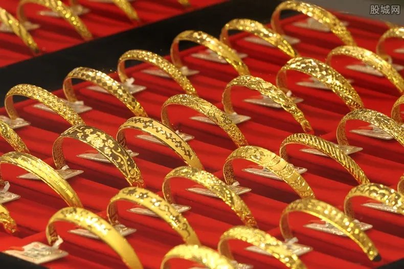 42克手镯洗完剩20克 老人洗金被骗过程全曝光!