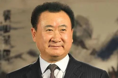 王思聪失信,官司加身,怎么就不见王健林出手相助?