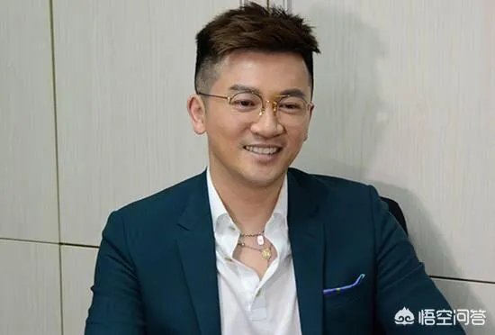 赵薇监制新剧《谁都渴望遇见你》，娱乐圈中像这样演员转向导演制作的还有哪些人呢？
