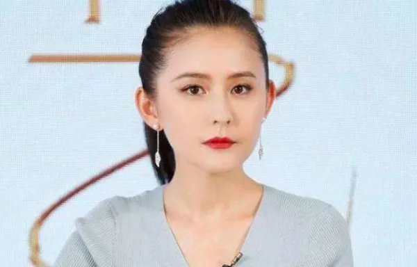演员娜依扎产女,她是什么时候结婚的?孩子父亲是谁?