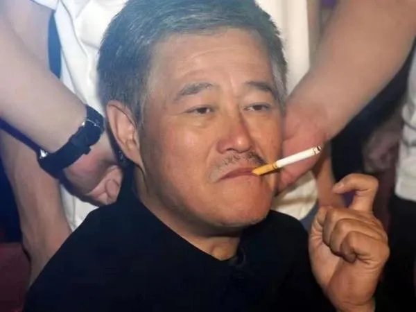 美女围绕不算什么,赵本山辉煌时期有多厉害?