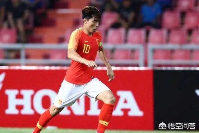 埃尔克森和高拉特以天价年薪“归化”我国，你认为对每逢比赛就“腿软”的国足有作用？