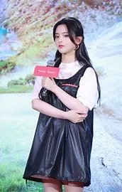 杨超越加盟了《麻花特开心》,杨超越的搞笑水平怎么样?