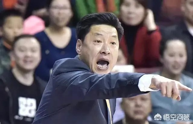 胡金秋反关节硬拉劳森,李春江说属于正常接触。这事你们怎么看?