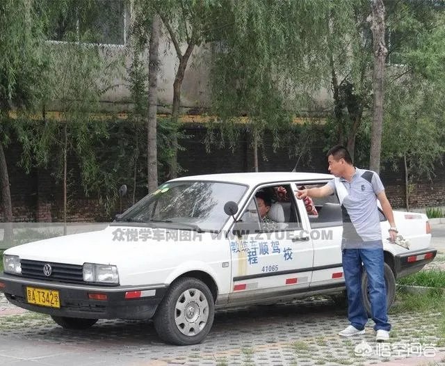 在驾校考完试,却猝死在驾校,驾校有什么责任?