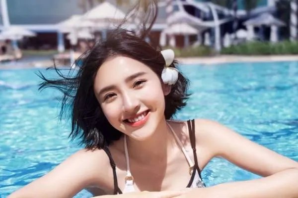 吴秀波和唐艺昕是什么关系？