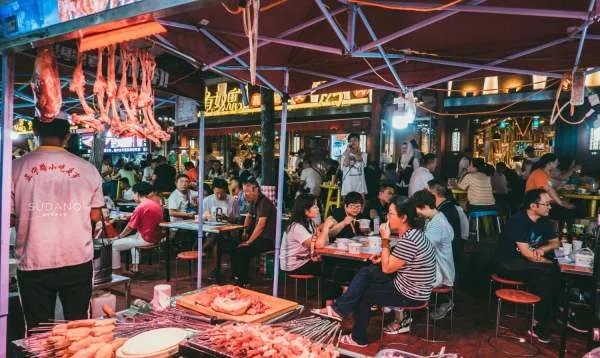 国内最好逛的地摊夜市,兰州正宁路可以上榜吗?