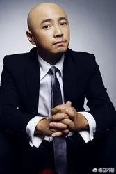 赵薇监制新剧《谁都渴望遇见你》,娱乐圈中像这样演员转向导演制作的还有哪些人呢?