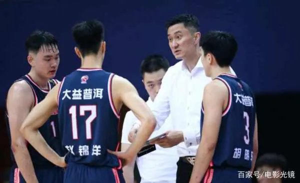 翟晓川意外帮杜锋取胜!汤杰获最佳摸鱼奖,赵睿去哪儿了呢?