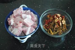 黄花菜排骨汤