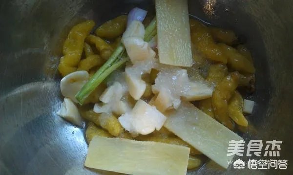 如何制作泡椒凤爪?