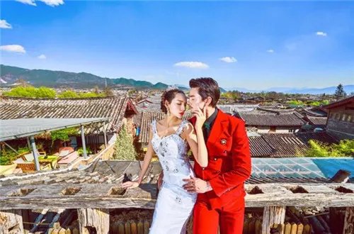 丽江婚纱摄影费用多少钱 怎么拍婚纱照好看又上镜