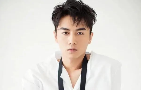 陈晓《人生路遥》杀青,他与年代剧的适配度怎么样?