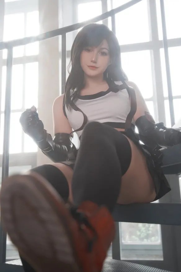 凹凸有致尽显风情！肉感长腿御姐“Grusha”攻略美图！