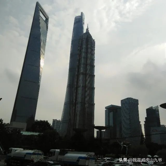 一个国家百姓口袋里有钱重要,还是建高楼大厦城市繁华重要?