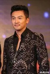 赵薇监制新剧《谁都渴望遇见你》,娱乐圈中像这样演员转向导演制作的还有哪些人呢?