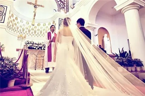 适合婚礼上播放的歌曲 2017流行的婚礼英文歌曲