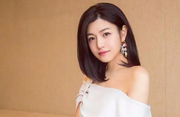 演员陈妍希是什么时候出道的,第一部作品是什么?
