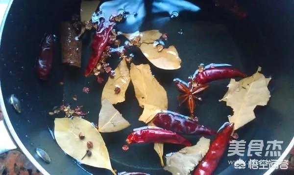 如何制作泡椒凤爪?