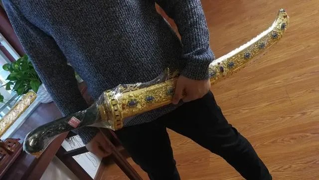 如何看待武僧一龙醒悟向拳迷道歉,从此会放下“武僧”的噱头重新做自己?