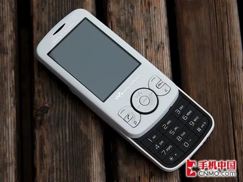 时尚Walkman手机 索尼爱立信W100i评测