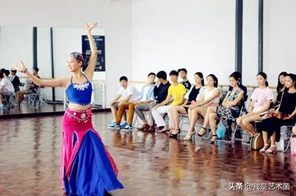高三复读生适合学艺术吗?