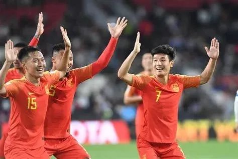 国足招入多名归化前锋,武磊还能竞争首发位置吗?