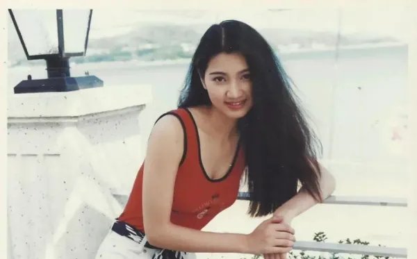 洪欣儿子继承妈妈颜值，是不是不负众望式的长大？