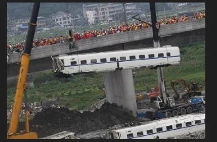 温州高铁事故为什么就地掩埋?