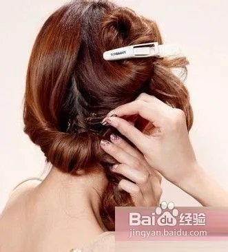 秋季可爱女生直发盘发的扎法步骤和图解