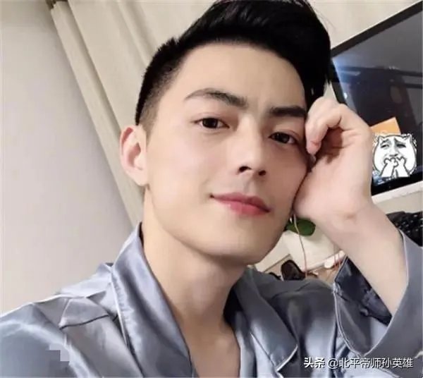 LOL智勋找陪玩出事故，因2张照片被房管拉闸，水友不发弹幕只截图，你有何看法？