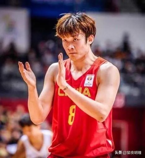 周鹏左脚第五跖骨骨裂,将无缘世界杯!中国男篮锋线上还能依赖谁?