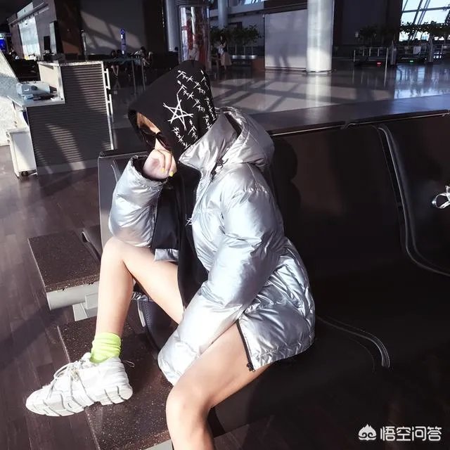 羊绒衫如何搭配外套比较好？